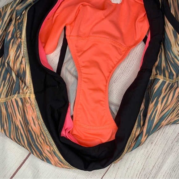 Lululemon speed up shorts 8 - Picture 5 of 14